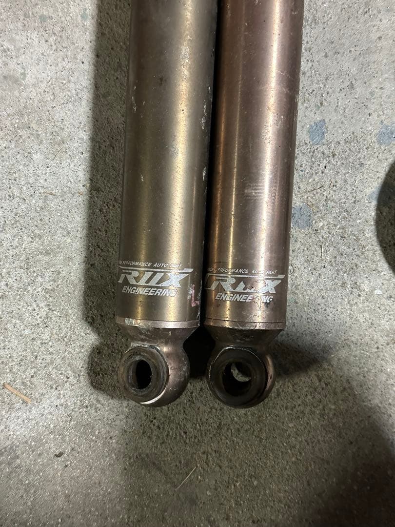 AE86 ショックアブソーバー