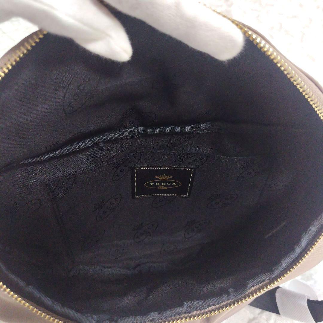 TOCCA【撥水】RIBBON KNOT BODY BAG ベージュ