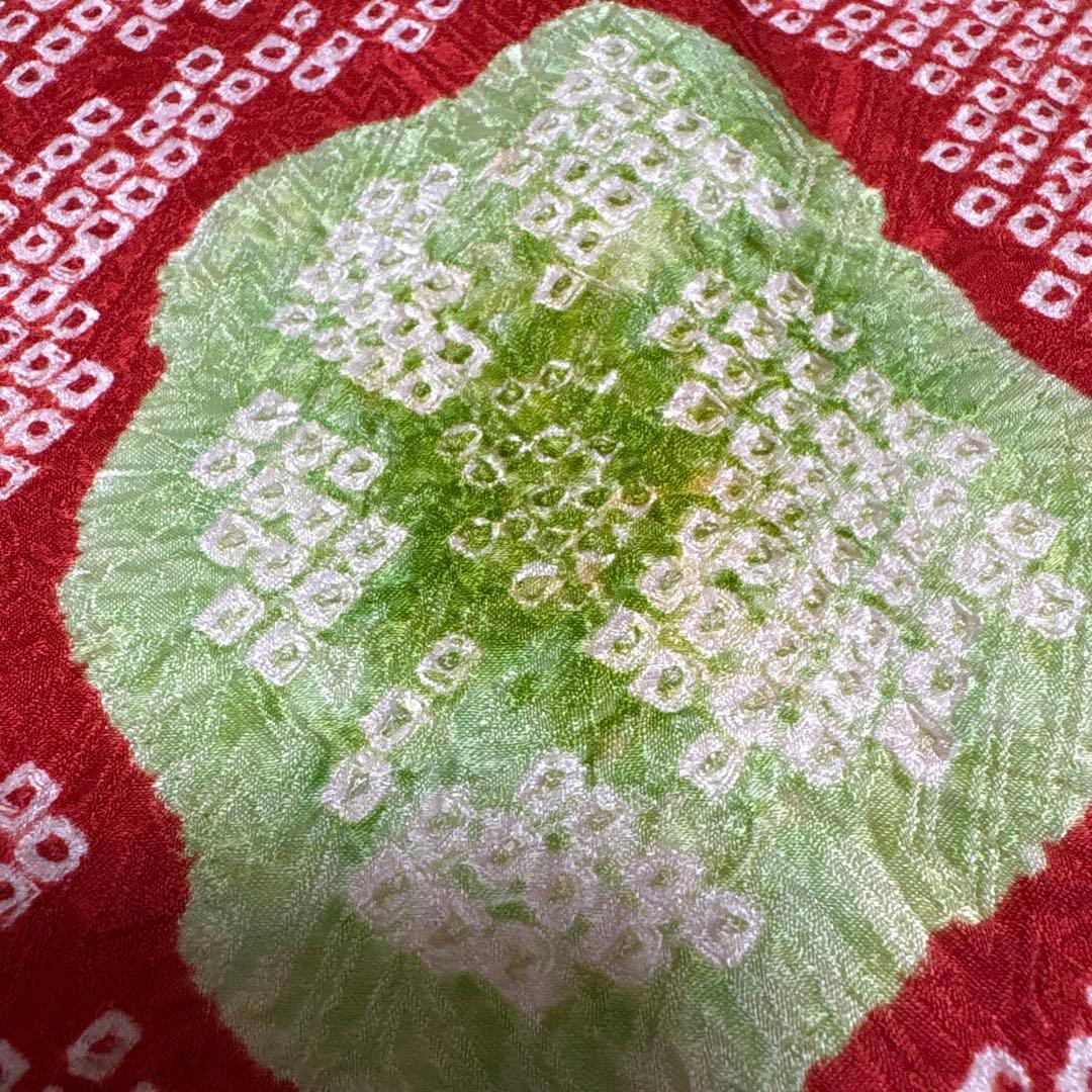 111 総絞り　正絹　赤　疋田　鹿の子　着物+長襦袢　7歳　七五三　四つ身