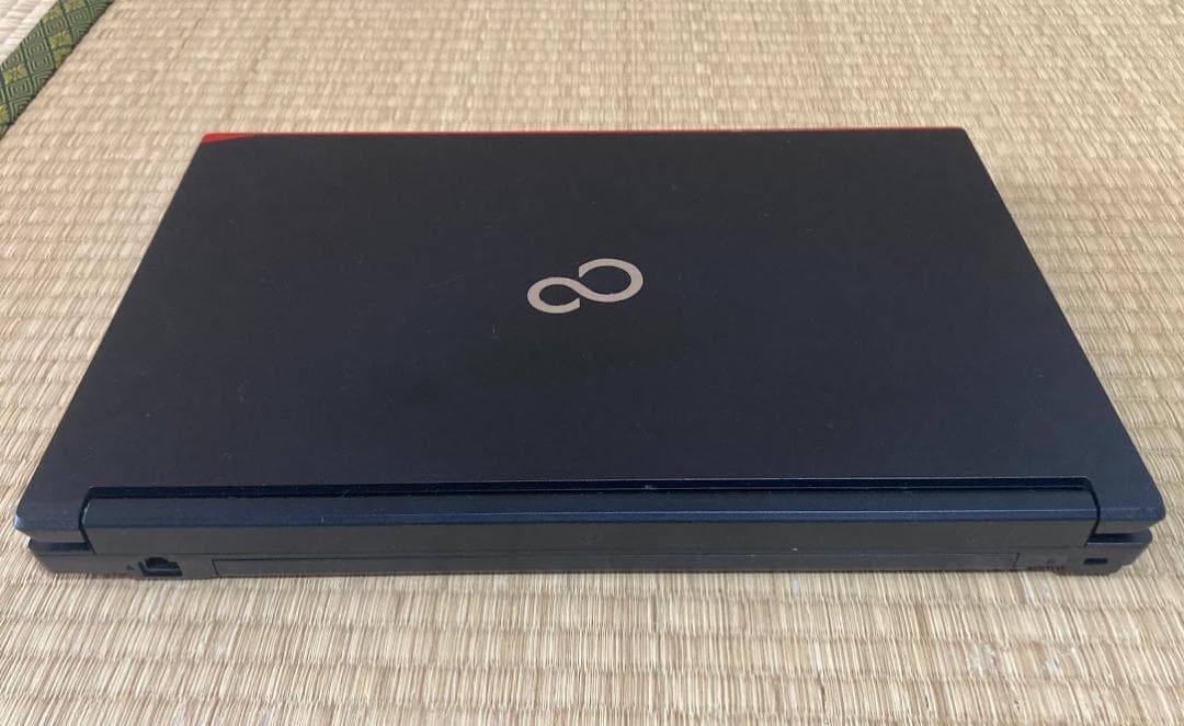 良品 LIFEBOOK (15.6型、8GB、SSD256GB、Win11)