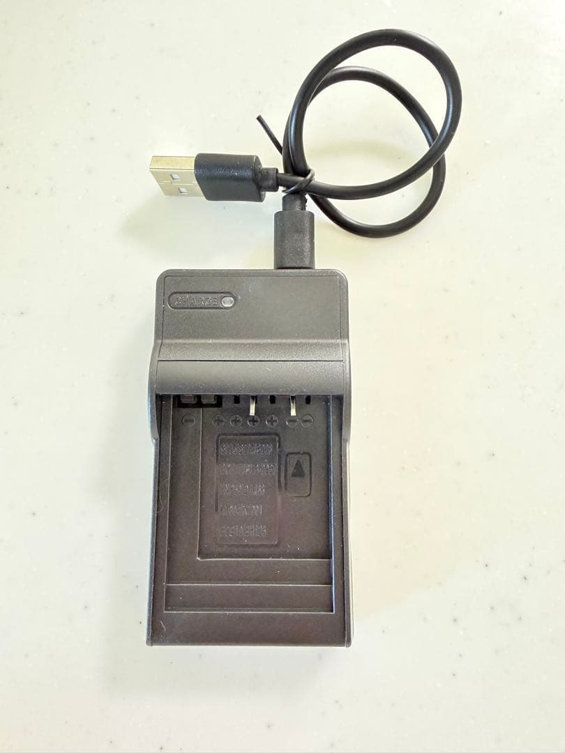 フジフィルム　FinePix F70 EXR シルバー