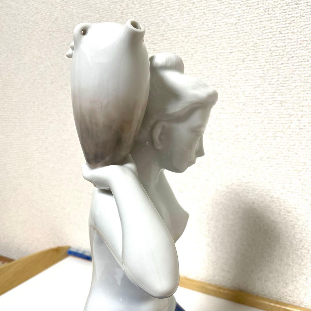 ＊Woman with water jug＊１９５３年・Hedegaard