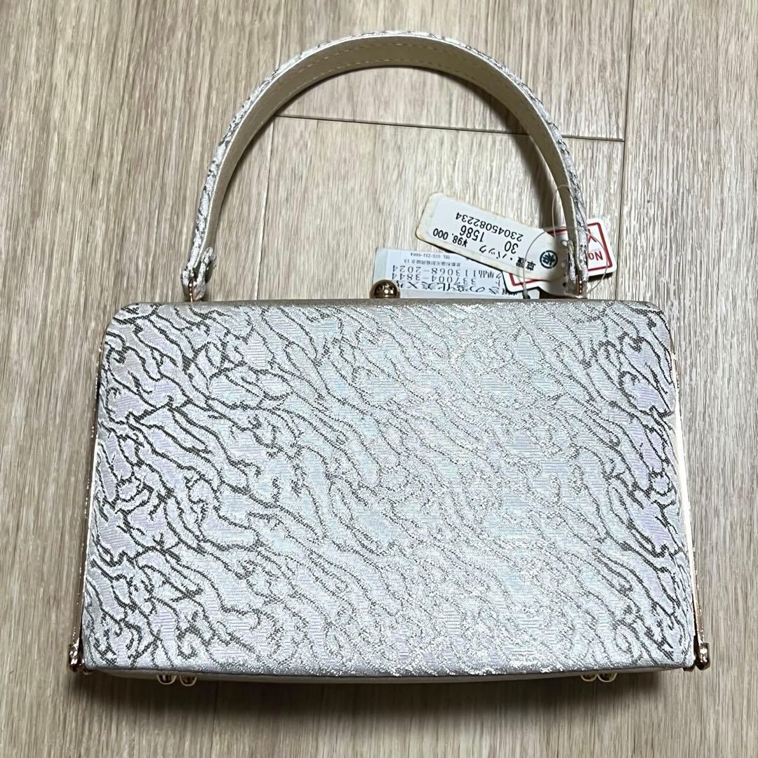 新品タグ付き　エレガントなホワイト和装用バッグ　夢衣　成人式やパーティ等にどうぞ