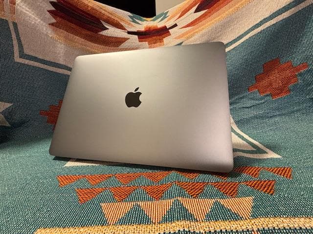 美品 10th　Apple Mac Book Pro A2251　(1)