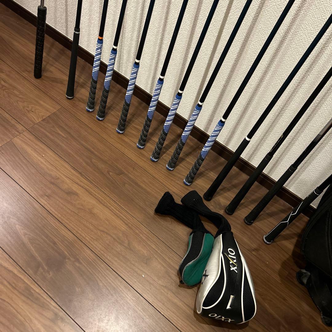 ゼクシオ4 メンズ R 13本　右利き　ゴルフクラブセット