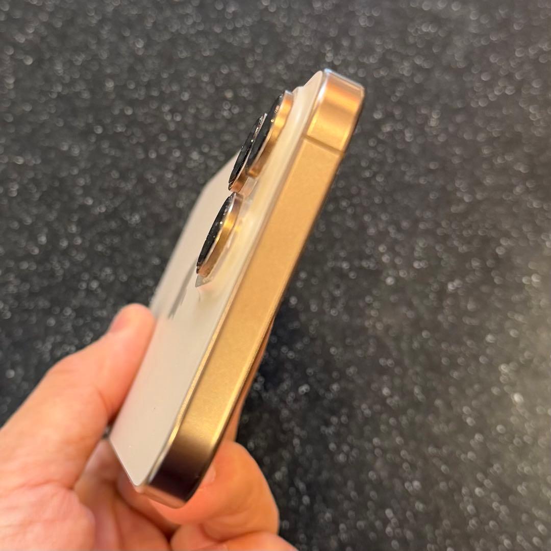 【超美品】iPhone 16 Pro Max ゴールド 本体