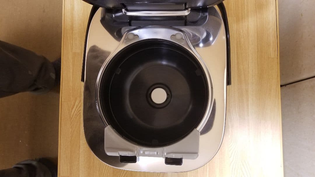 2022年製☆パナソニック圧力IH炊飯器 バックライト液晶画面 ダイヤモンド竈釜