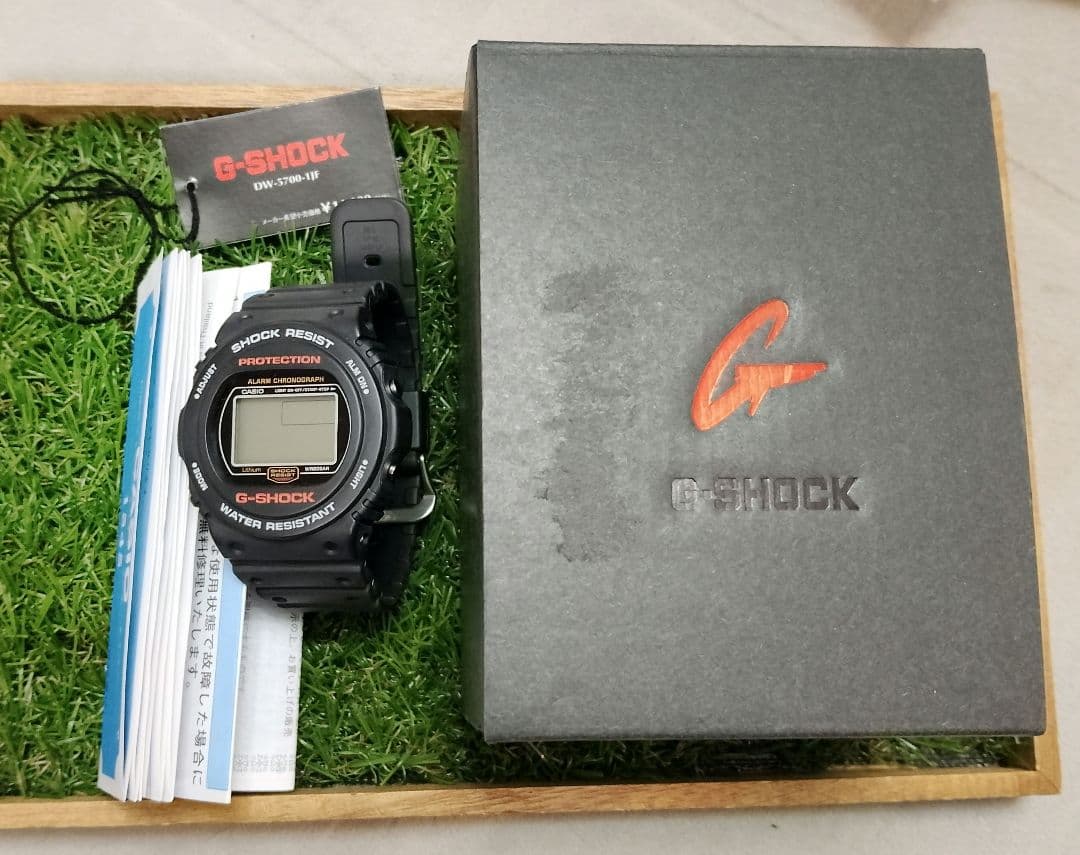 G-SHOCK DW-5700-1JF 復刻スティング スクリューバック