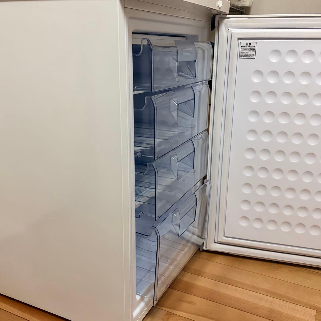 【本日限定値下げ】アイリスオーヤマ　冷凍庫　IUSD-9B-W