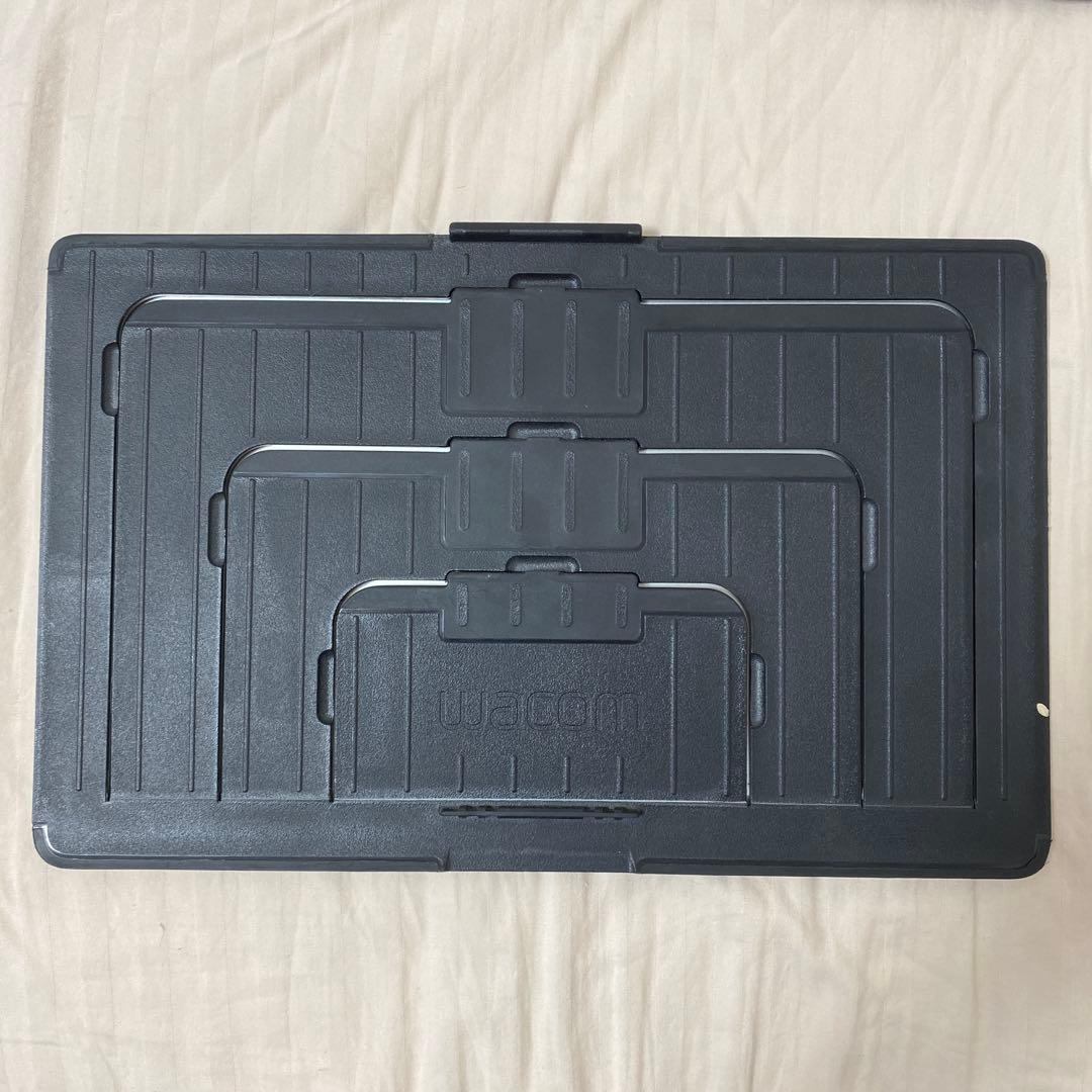 Cintiq 13HD DTK-1300 ペン、コード付属