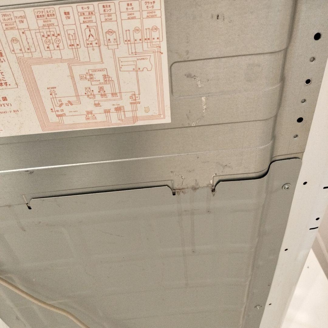 日立2015年洗濯機BW-10TV 全面パネルや排水ホースの汚れ・全体に細い傷
