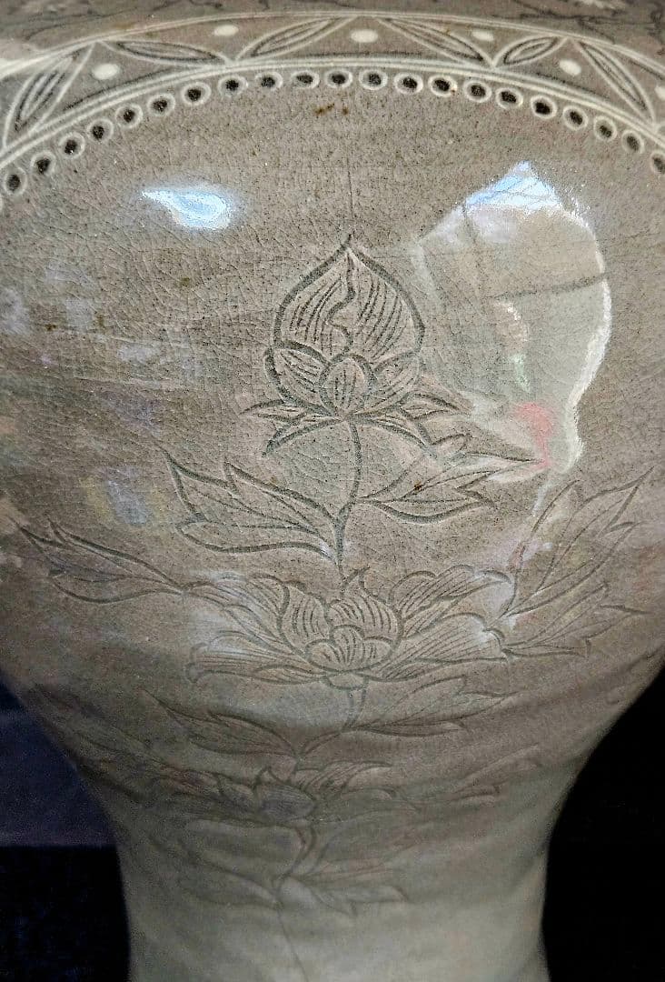高麗青磁　象嵌　花唐草　瓔珞文様　陰刻牡丹図　大梅瓶　近代作品　高さ40.1cm