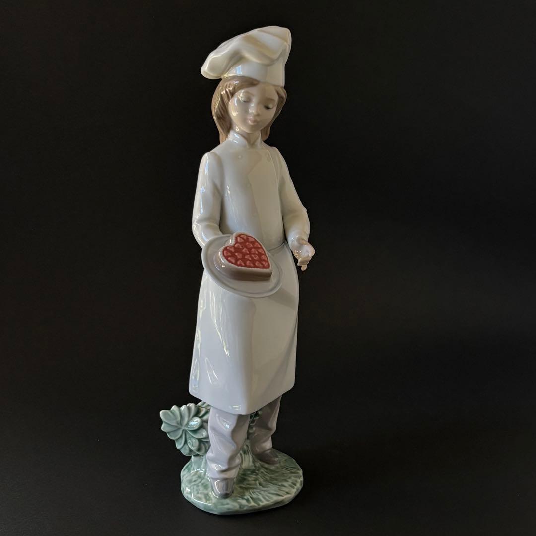 リヤドロ　NAO フィギュリン　パティシエ　Delicious Cake