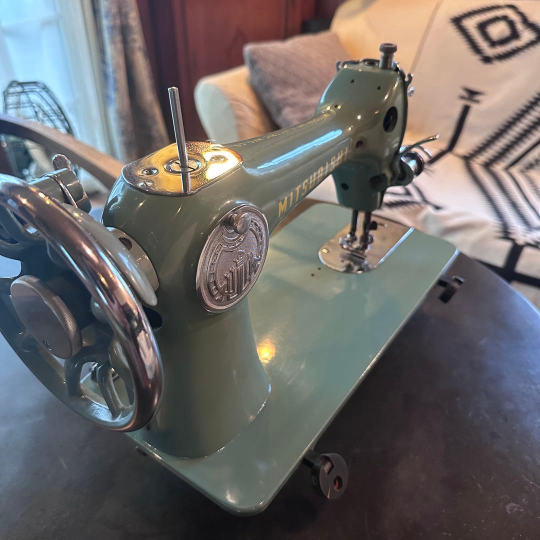 ビンテージ　レトロ　三菱　手動式　ミシン　オブジェ