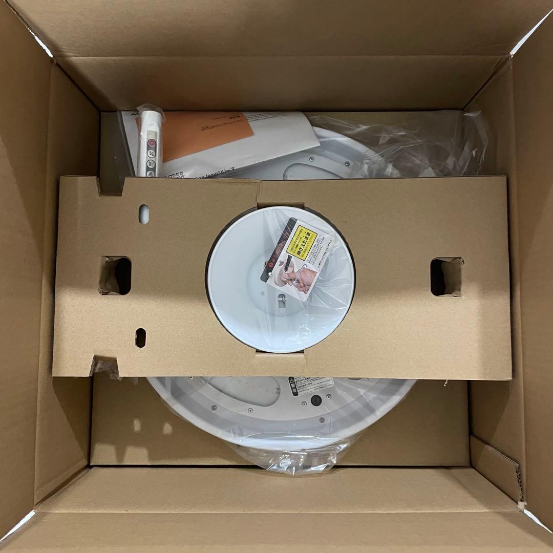 新品未使用　8畳用 アートワークスタジオ グロー4000 シーリングライト