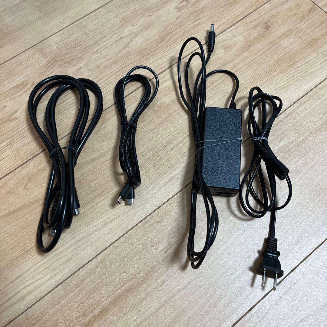 ADAM AUDIO D3V ホワイトスピーカー