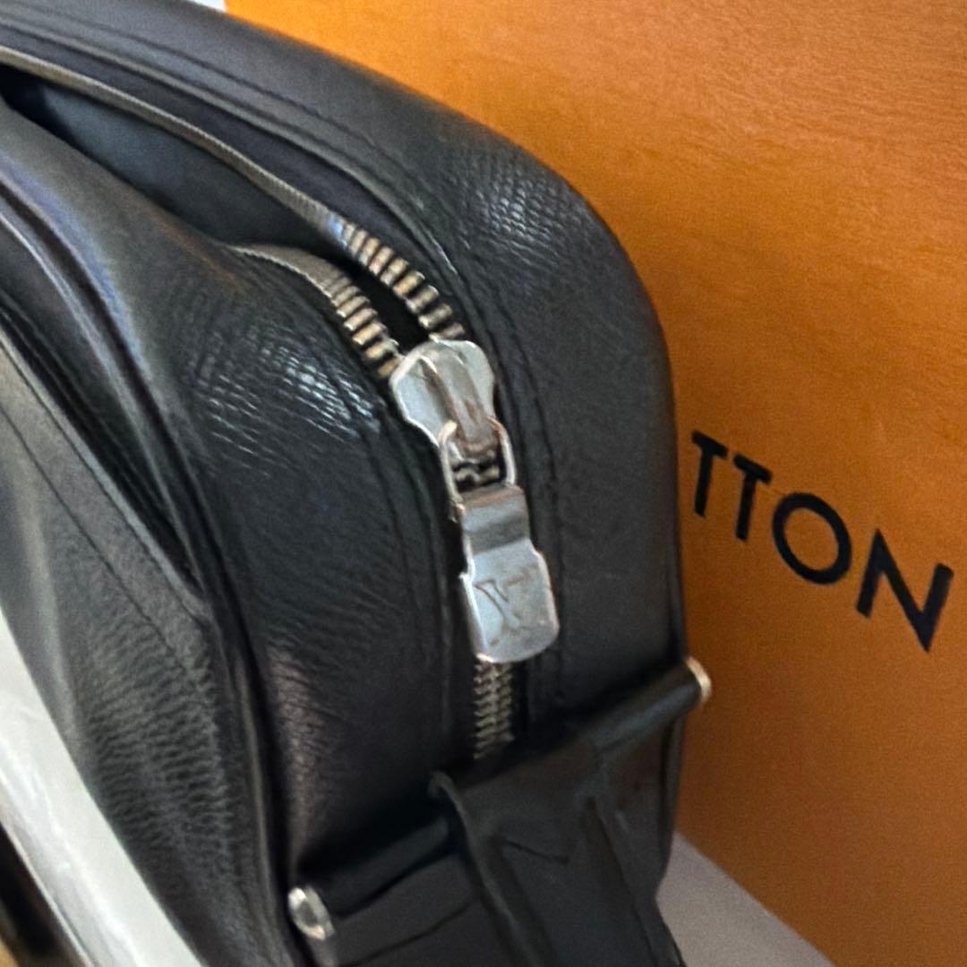 ルイヴィトン　タイガ　セカンドバック