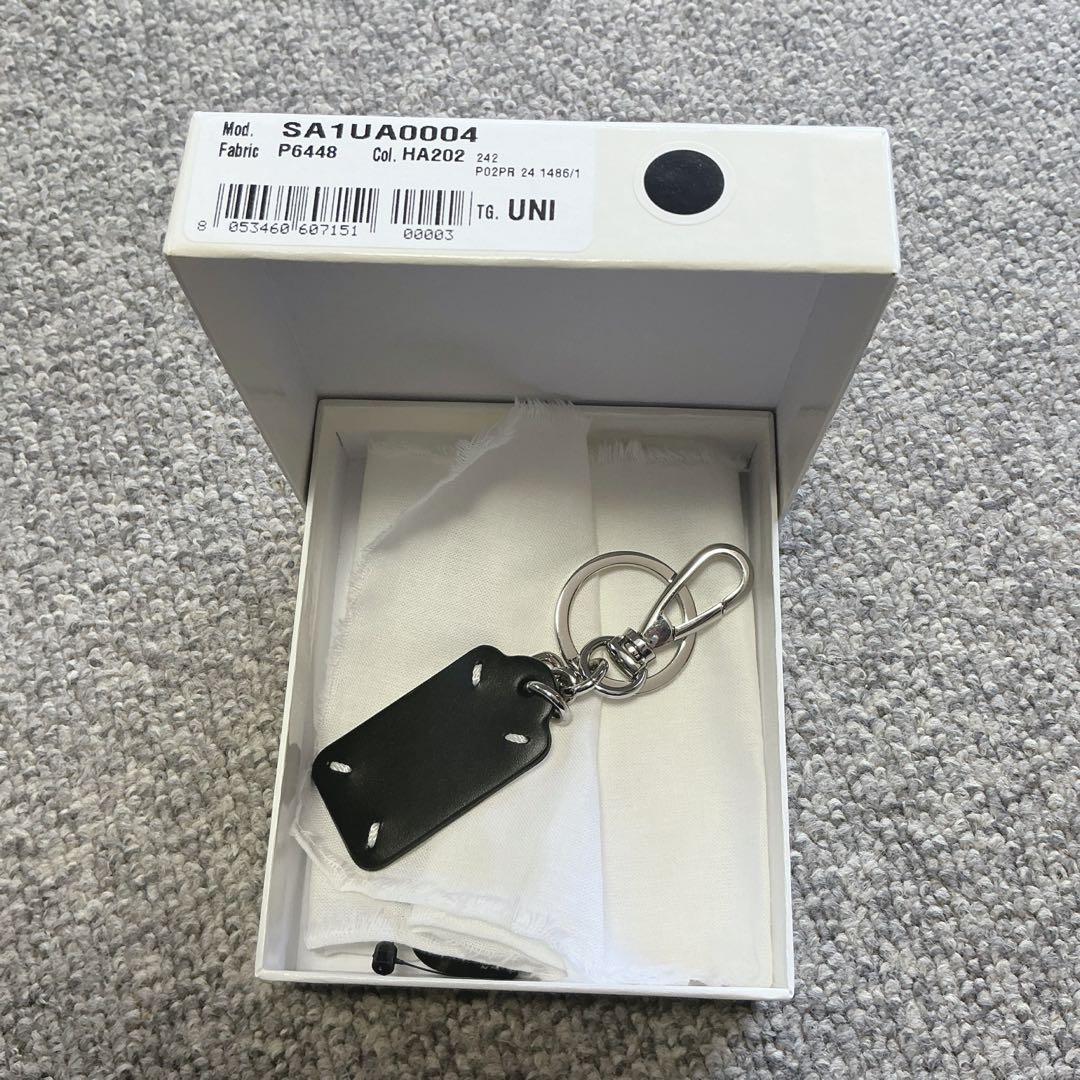 【新品同様品】メゾンマルジェラ/4ステッチキーリング /ブラック×ホワイト