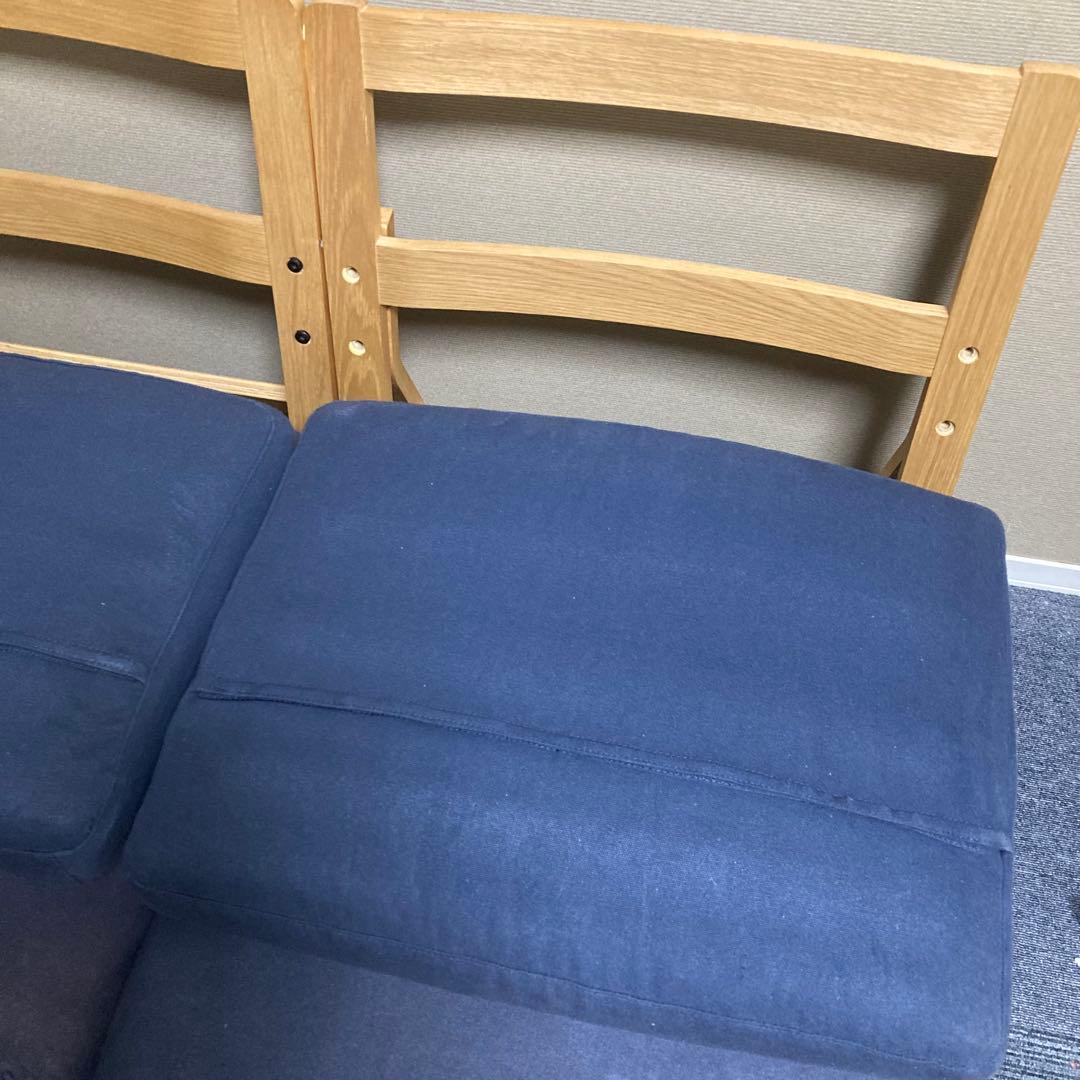 無印良品　リビングでもダイニングでもつかえるソファチェア　左