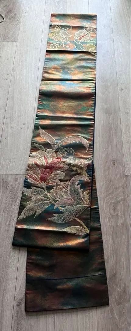 美品【袋帯】金通し 相良刺繍風 華文 唐花 紺×茶 グラデーション 424cm