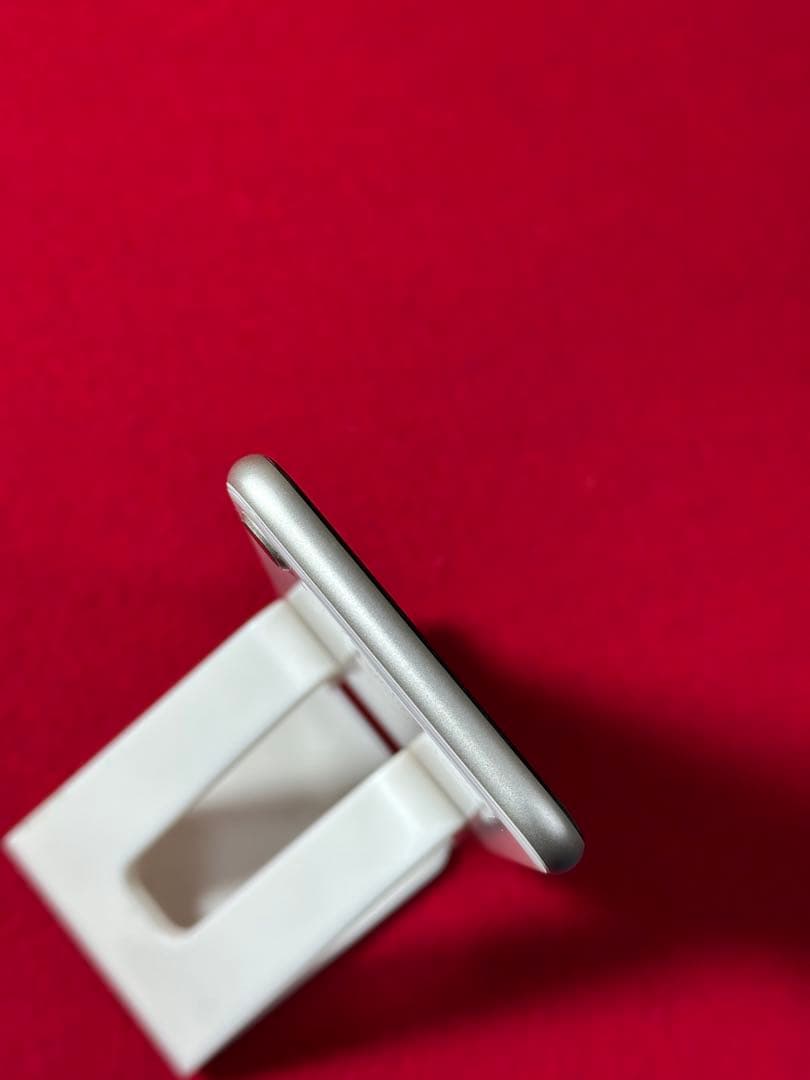 【4138】iPhone SE3第3世代スターライト 128GB simフリー