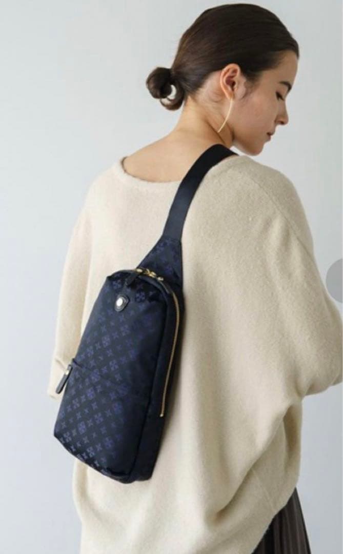 【新品】ラシット　ボディバッグ