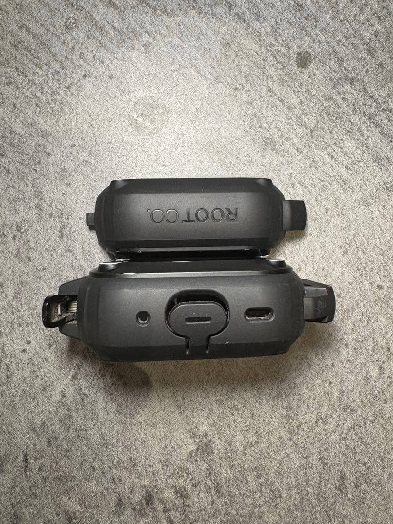 Airpods pro 第一世代とBRIEFING ROOT.COケース