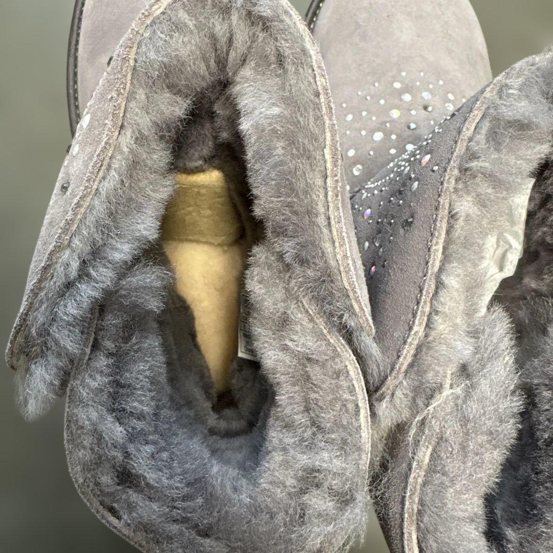 未使用　UGG ショートブーツ　25cm