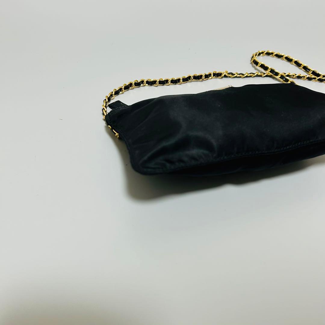 PRADA プラダ チェーン ショルダーバッグ カメラバッグ 黒色 三角プレート