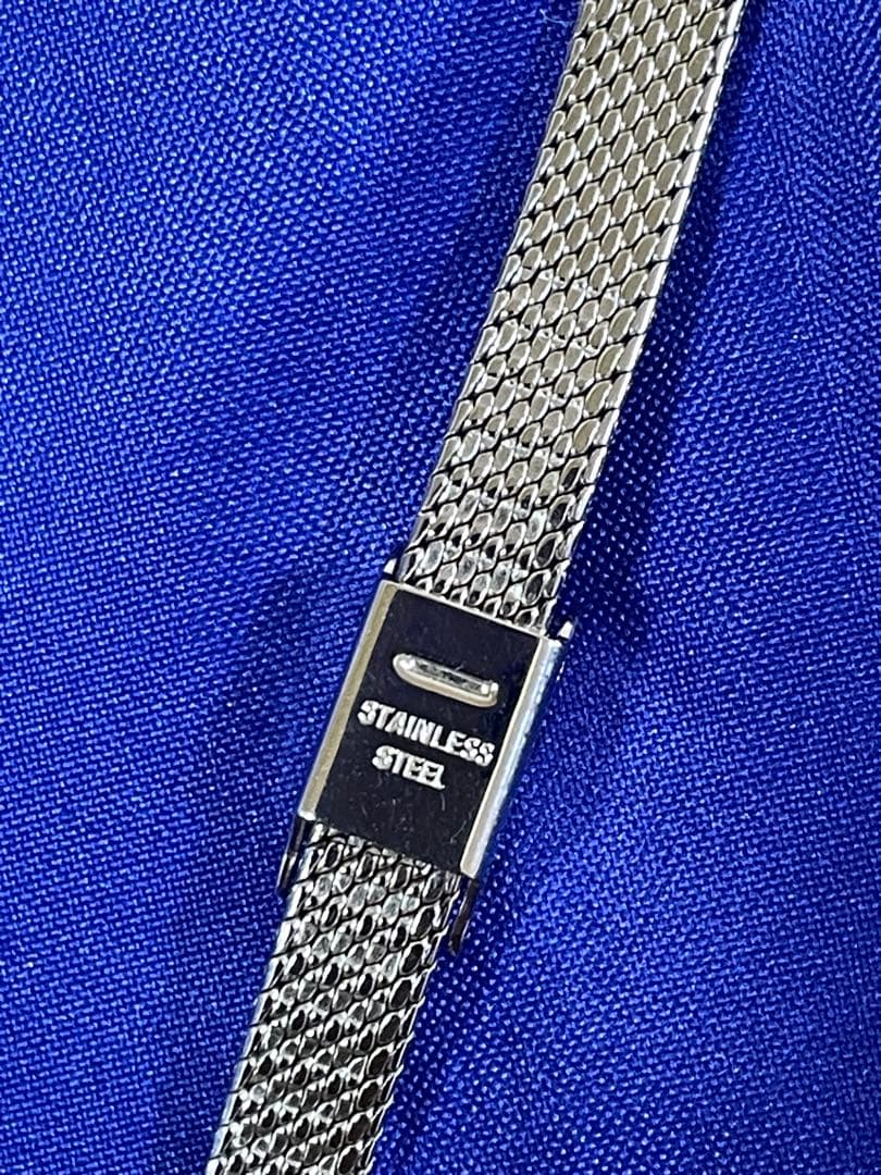 agete アガット　オーバルフェイス　ジュエリーウォッチ　ダイヤ　シェル