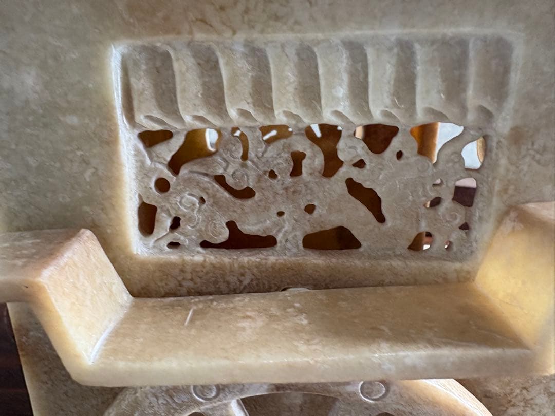 ジブリ⭐︎石？玉？の大きな中国的置物　馴鹿車？