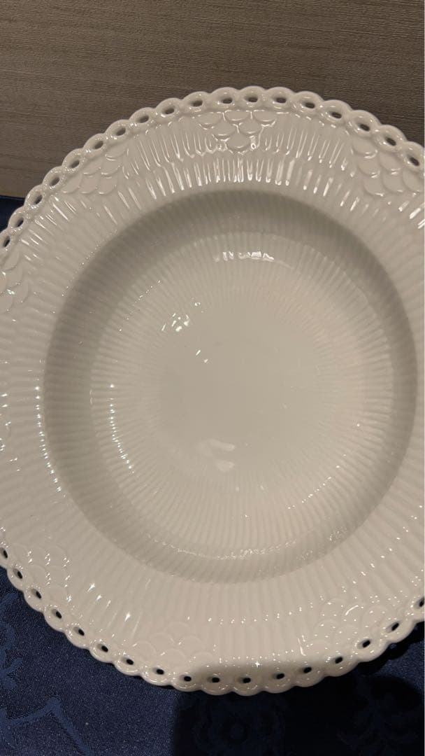 ロイヤルコペンハーゲン　ホワイトフルーテッドフルレース　プレート