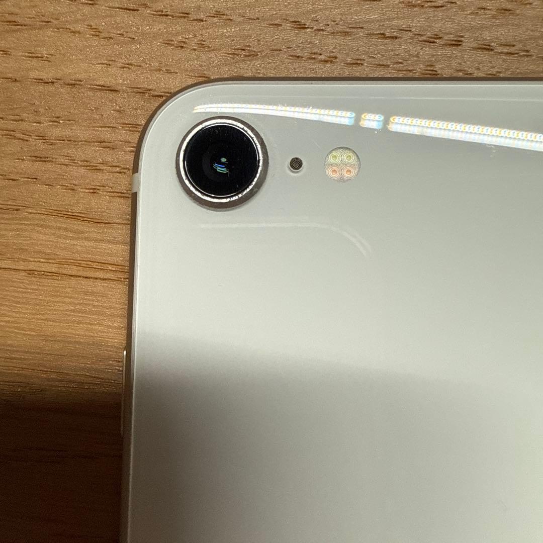 iPhone SE (第3世代) スターライト 64GB 本体