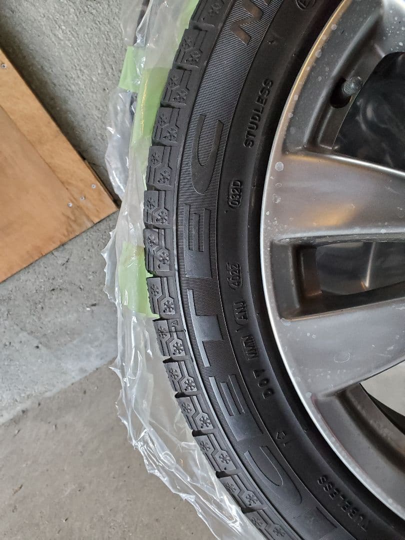 日産Y51フーガ/18インチ アルミホイール タイヤセット