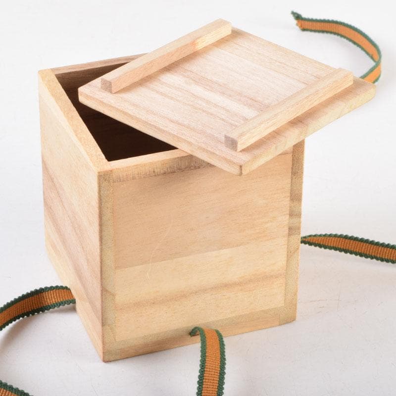 茶道具　天然木　黒柿製　無垢彫　綺麗な木目の棗　時代箱　V　8794