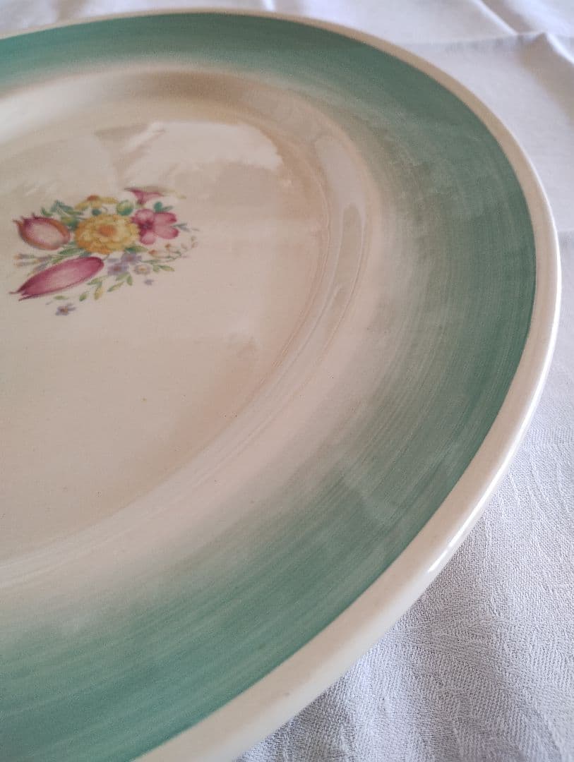 スージークーパー　スワンシースプレー　オーバル皿　グリーン刷毛塗　貫入なし