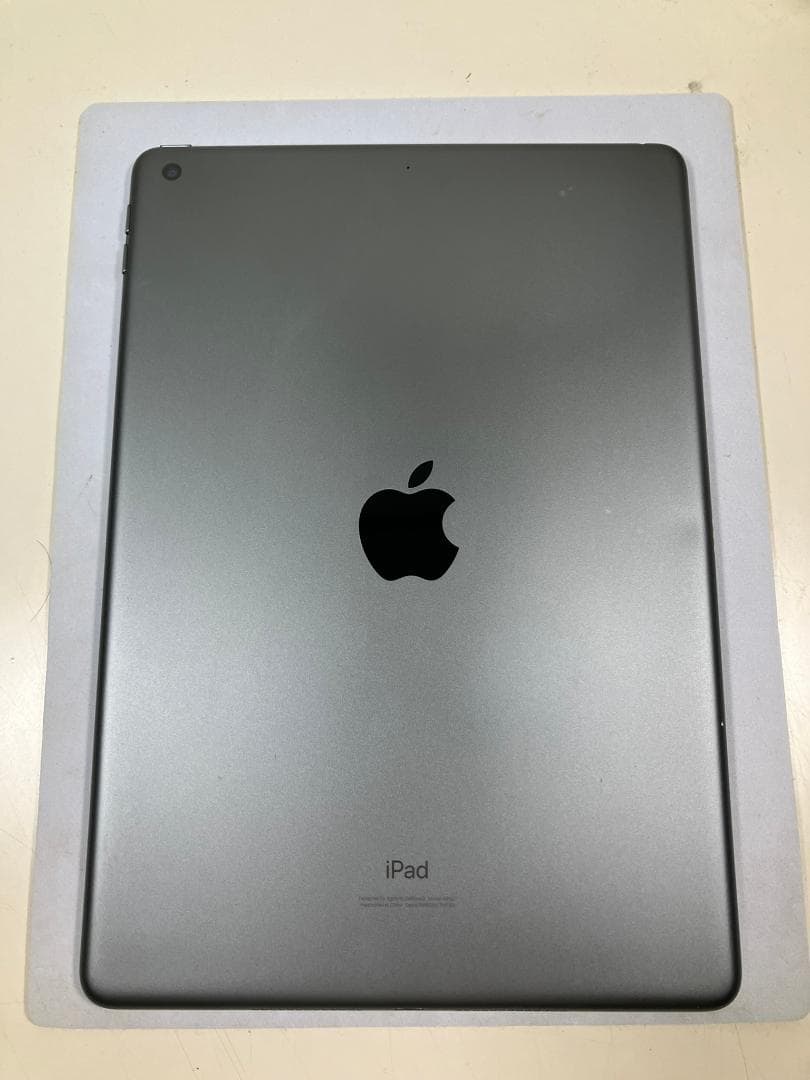 iPad 7世代　128GB グレー　WI-FI カバーガラス付