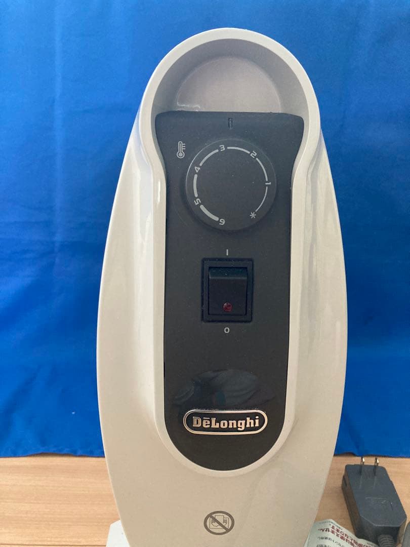 お買い得‼️DeLonghi オイルヒーター ホワイト