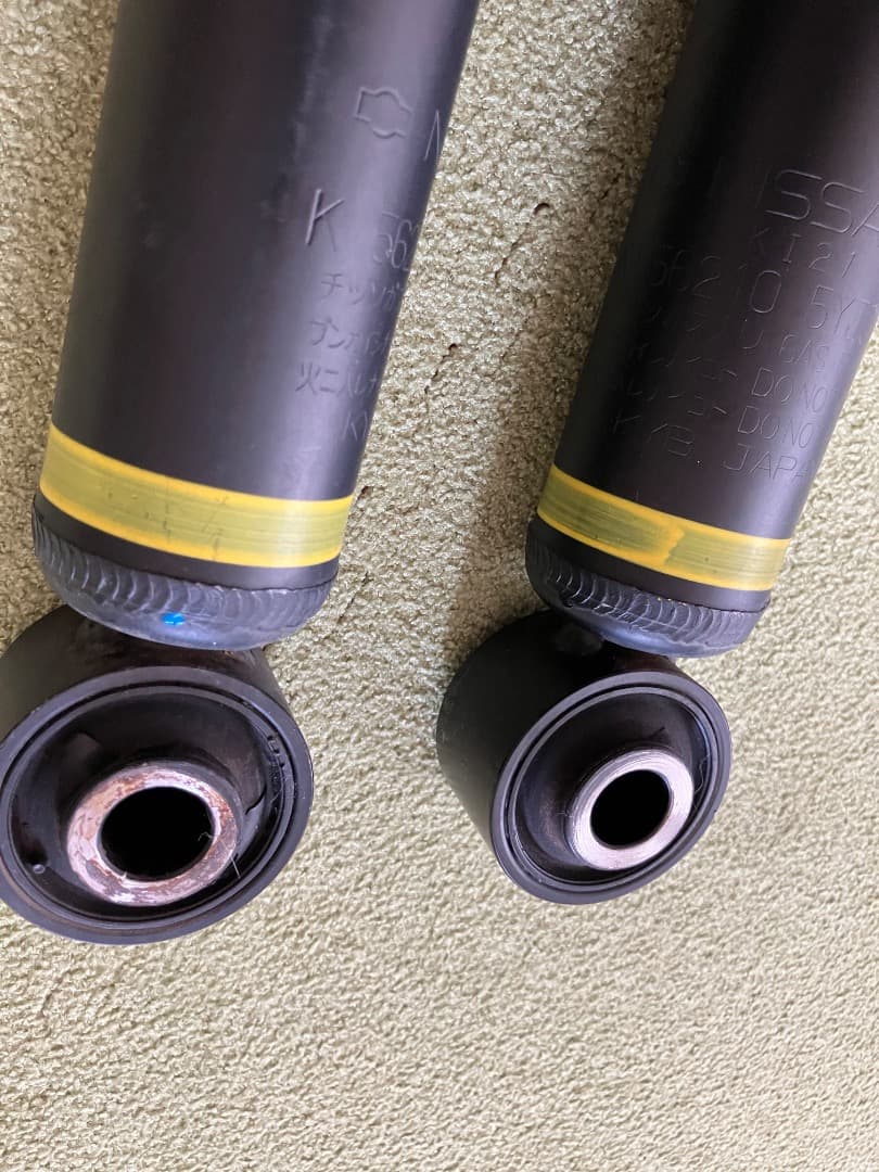 新型キャラバン純正ショックアブソーバー