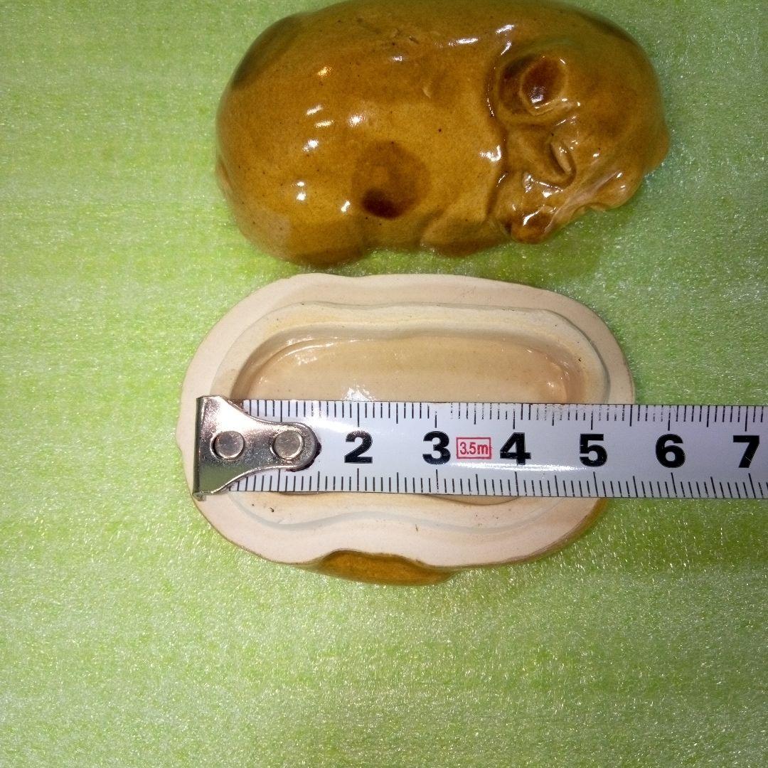 優しい表情で寝ている犬の香合　陶器製？　茶色　德？　徳？　干支香合　犬香合　レア