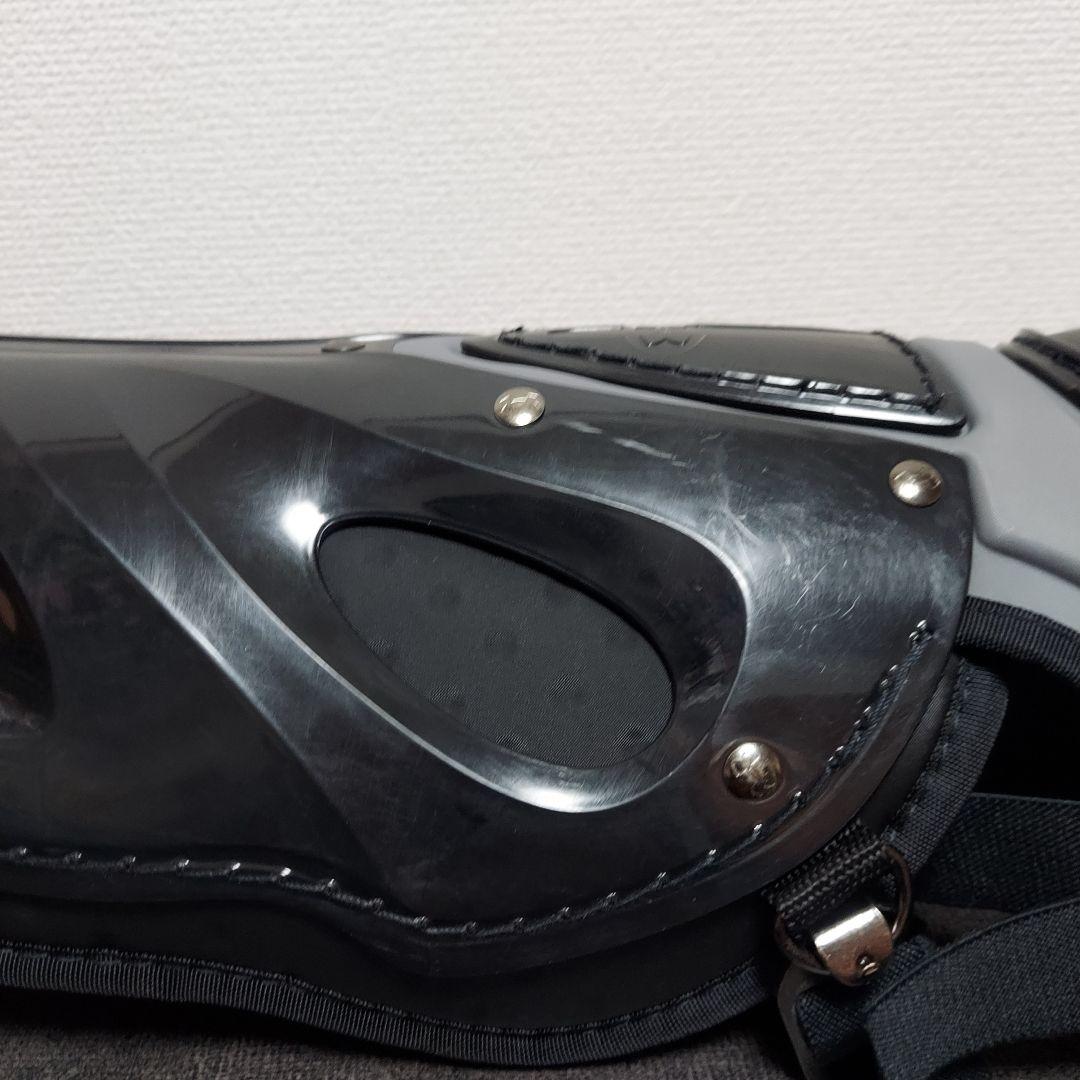 あ*わ様 UA　アンダーアーマー　キャッチャー防具　プロテクター　レッグガード