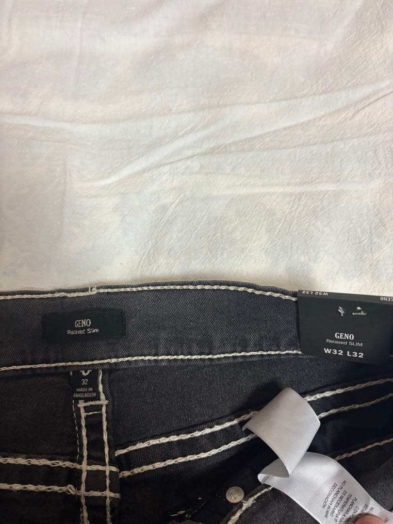 新品TRUE RELIGION Geno グレー 新品タグ付き
