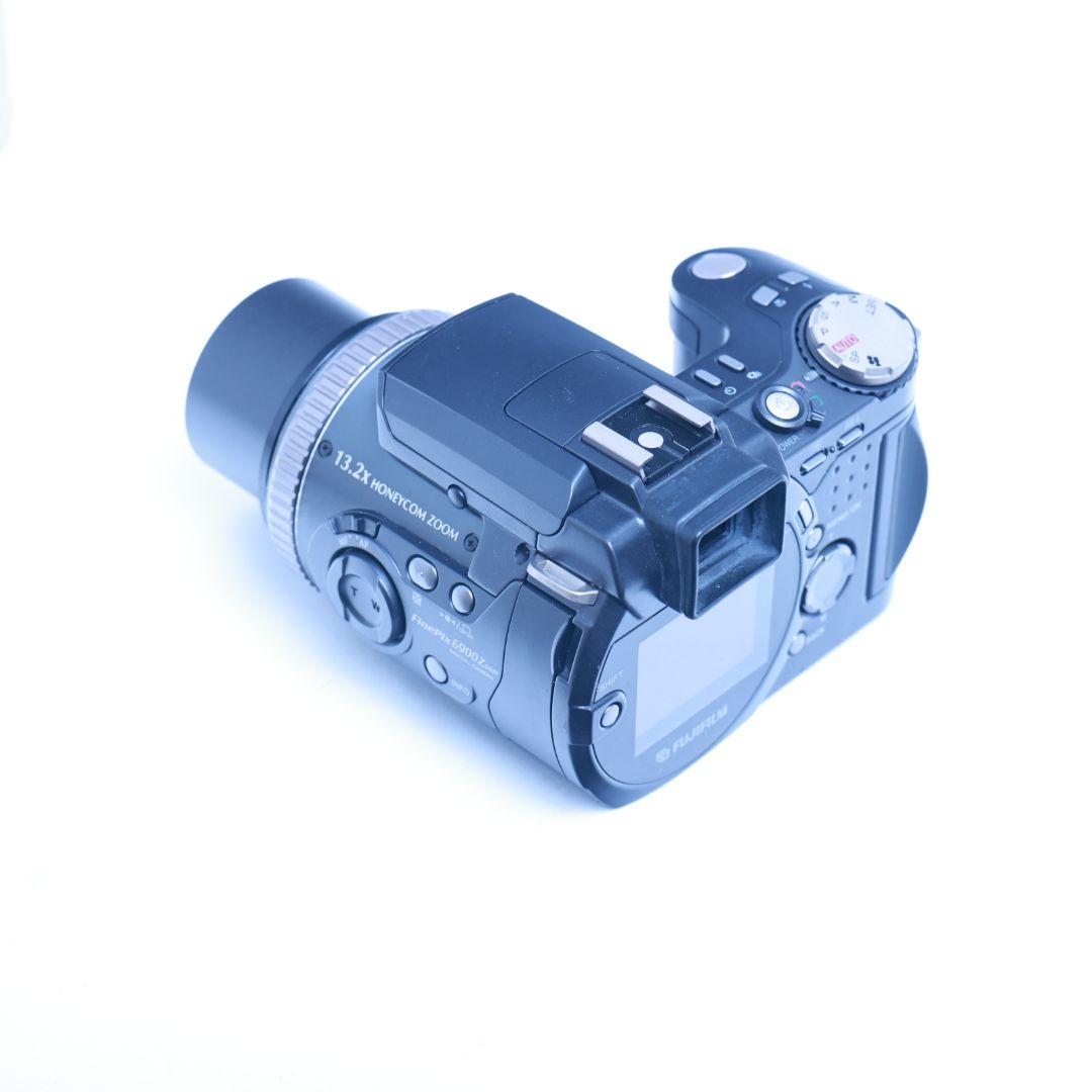 動作確認済み　オールドデジカメ　2台　メモリー電池充電器付