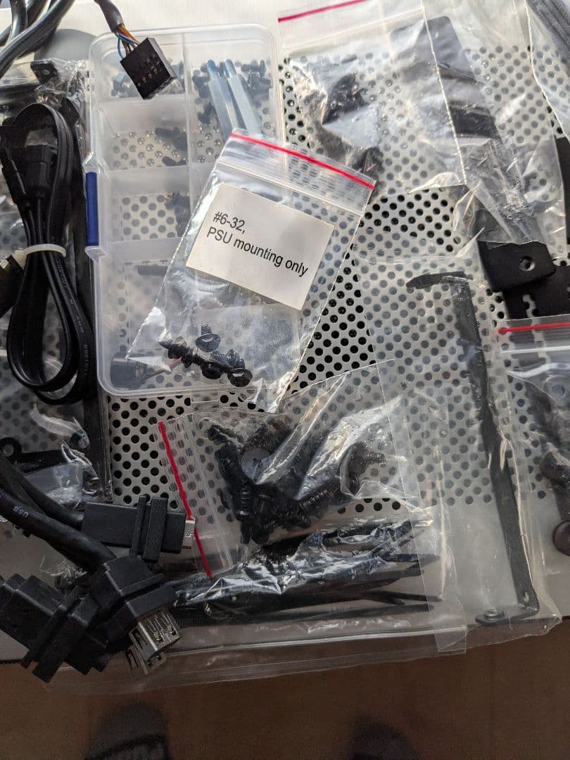 NCASE M1 v6.1 シルバー PCケース