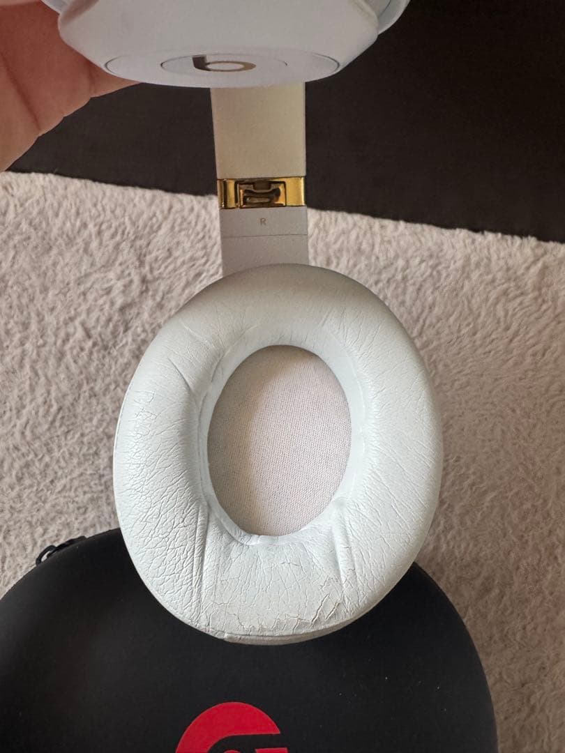 Beats studio3ワイヤレスヘッドホン ホワイト