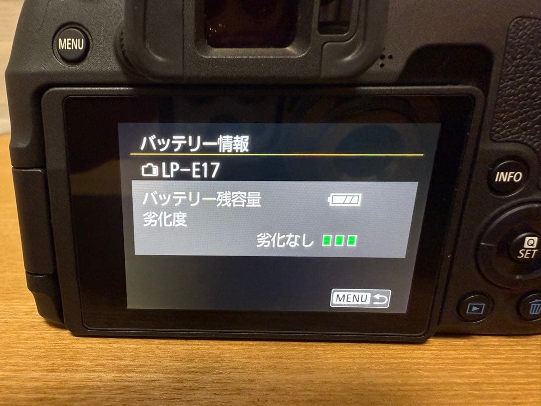 【美品】CANON EOS RP 本体　バッテリー付き