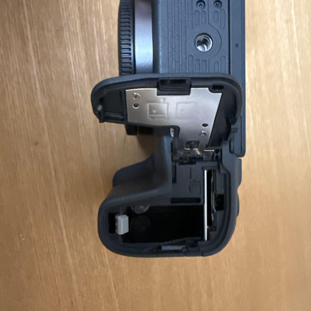 【美品】CANON EOS RP 本体　バッテリー付き