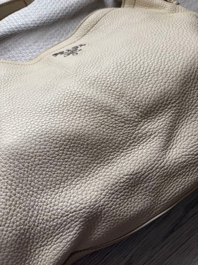 PRADA プラダ ヴィッテロダイノ レザー ワン ショルダー バッグ 白