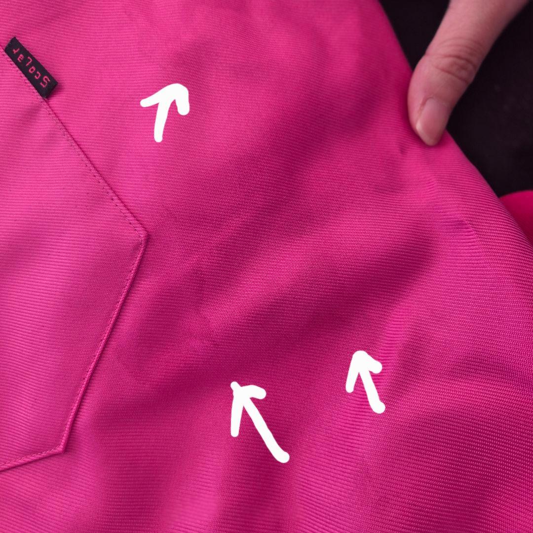 スノーウェア　上下セット　上M／下9号　ピンク×黒　多機能　通気性　レディース