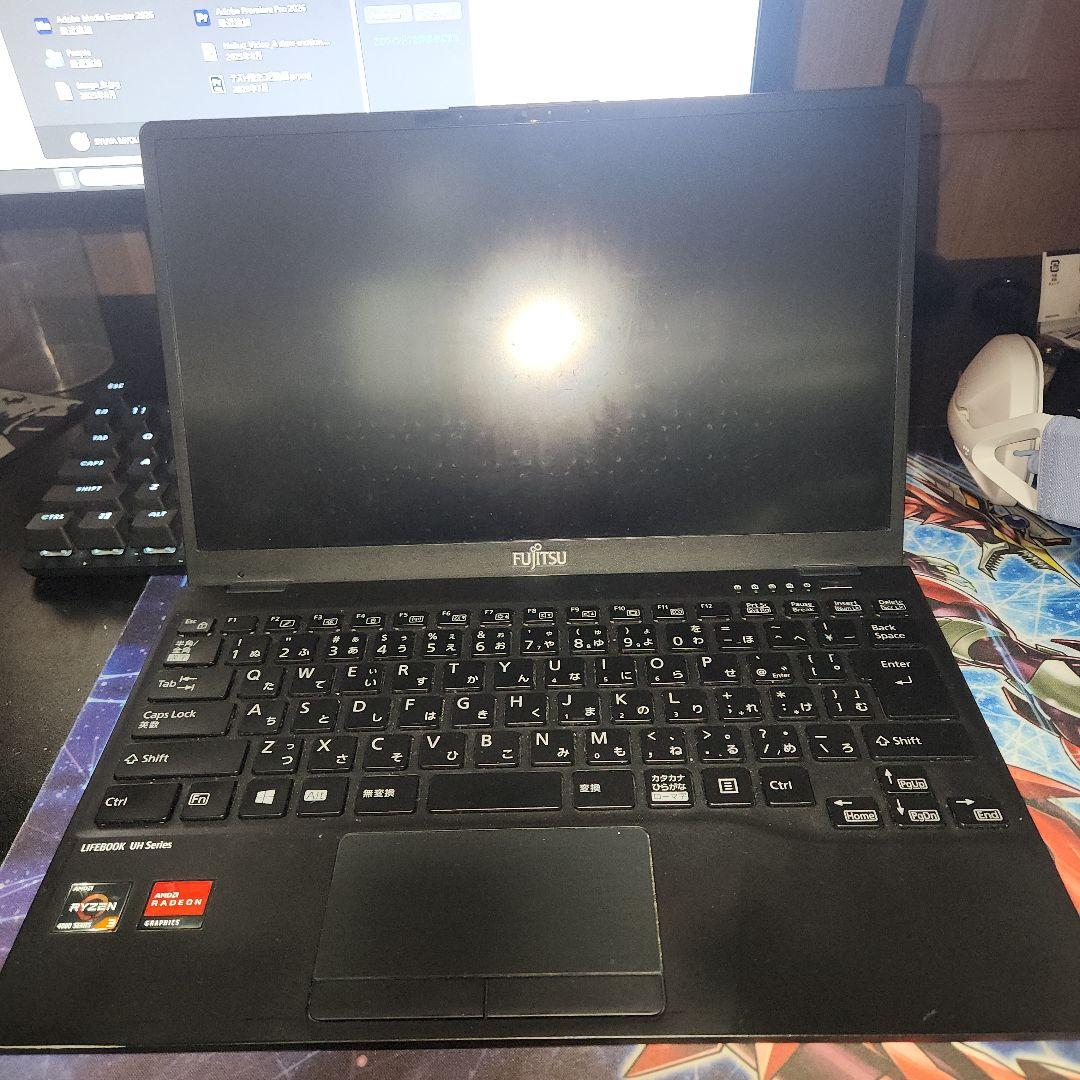 富士通LIFEBOOK レッド